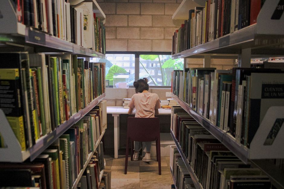 Choose a subject by how it thinks, not what it is called A student reading in a library